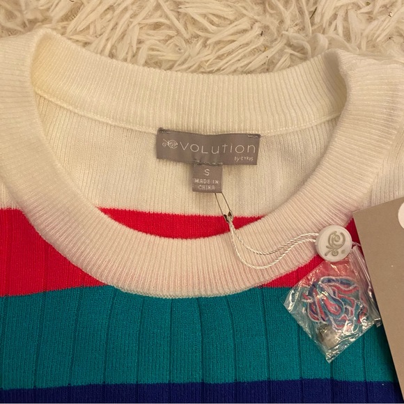 NWT EVOLUTION BY CYRUS Rooney Button Cuff Sweater size S from Stitch Fix - Picture 3 of 6